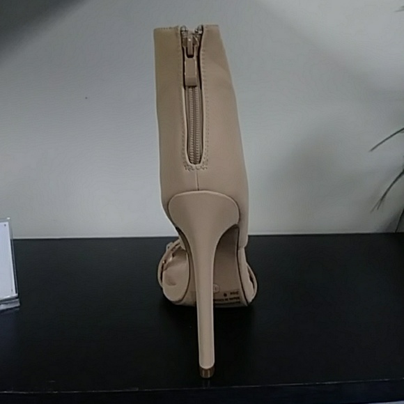 Stiletto Heels - Picture 3 of 3